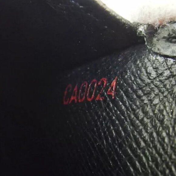 LOUIS VUITTON Bifold Billfold Epi Noir Epi Leather Authentic Used - Picture 6 of 9